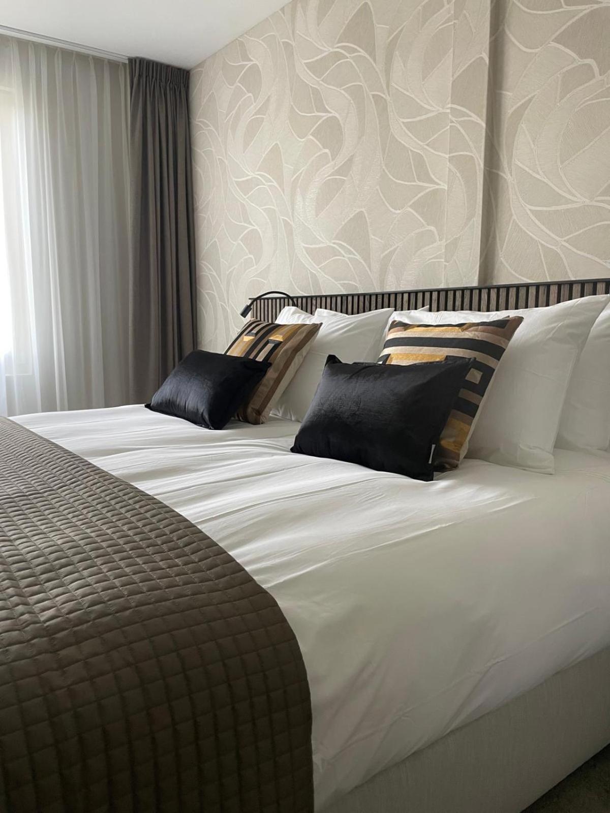 Boutique Hotel Hans - Amsterdam Schiphol Airport Бадхуведорп Екстериор снимка